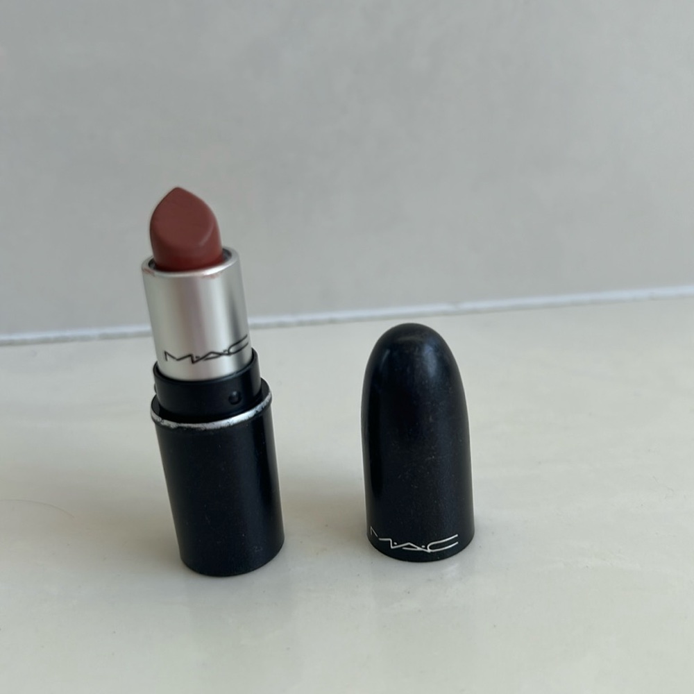 MAC Matte Lipstick Whirl Color A23 BRAND NEW!